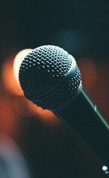 Microphone in a microphone stand