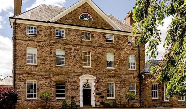 Brecon Hotel Peterstone Court