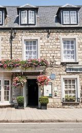 Cowbridge Hotel The Bear