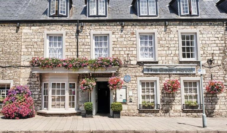 Cowbridge Hotel The Bear